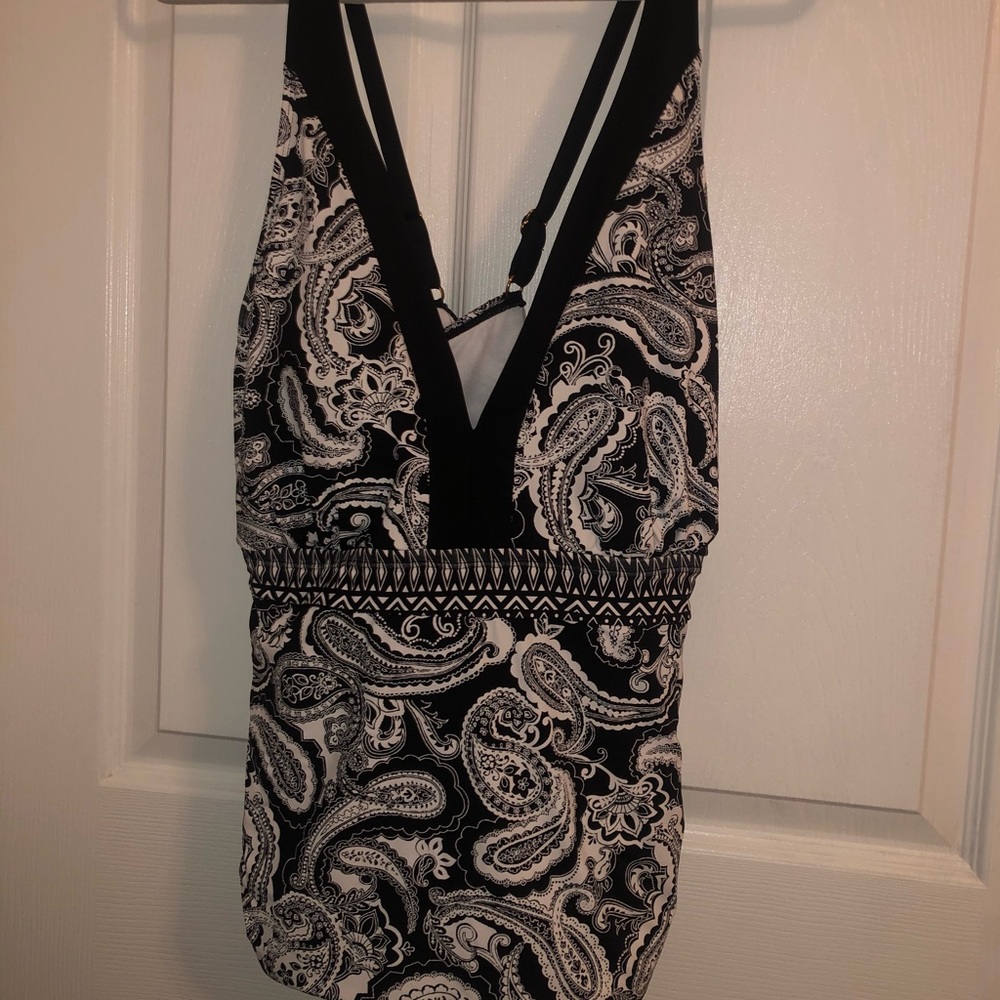 Liz Claiborne tankini top size 20 worn once